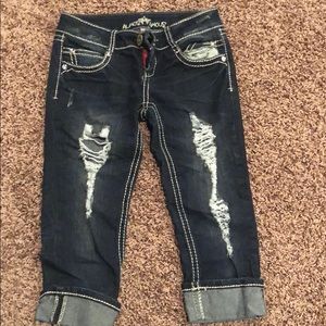 Almost Famous jean capris.